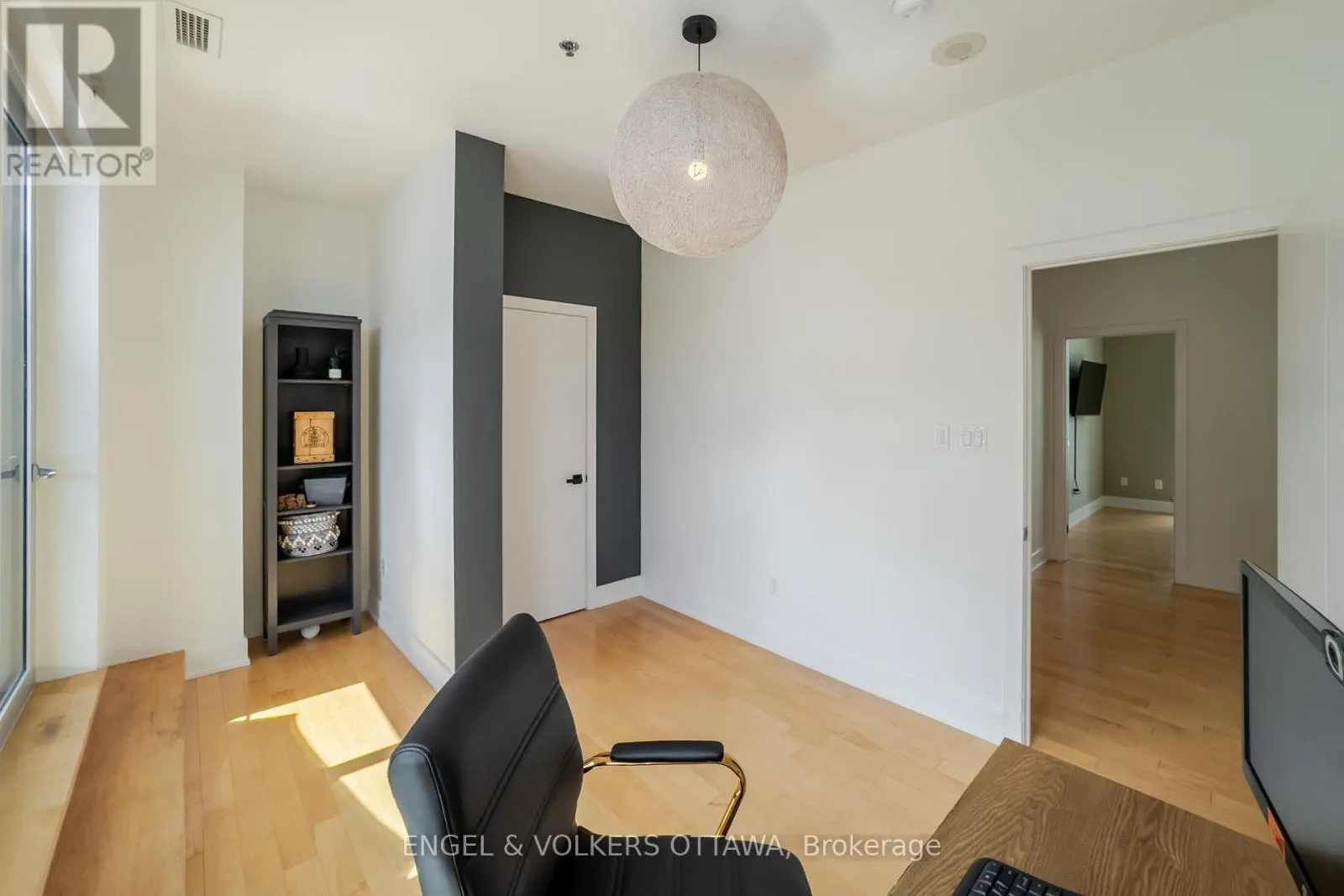 218 - 197 LISGAR STREET