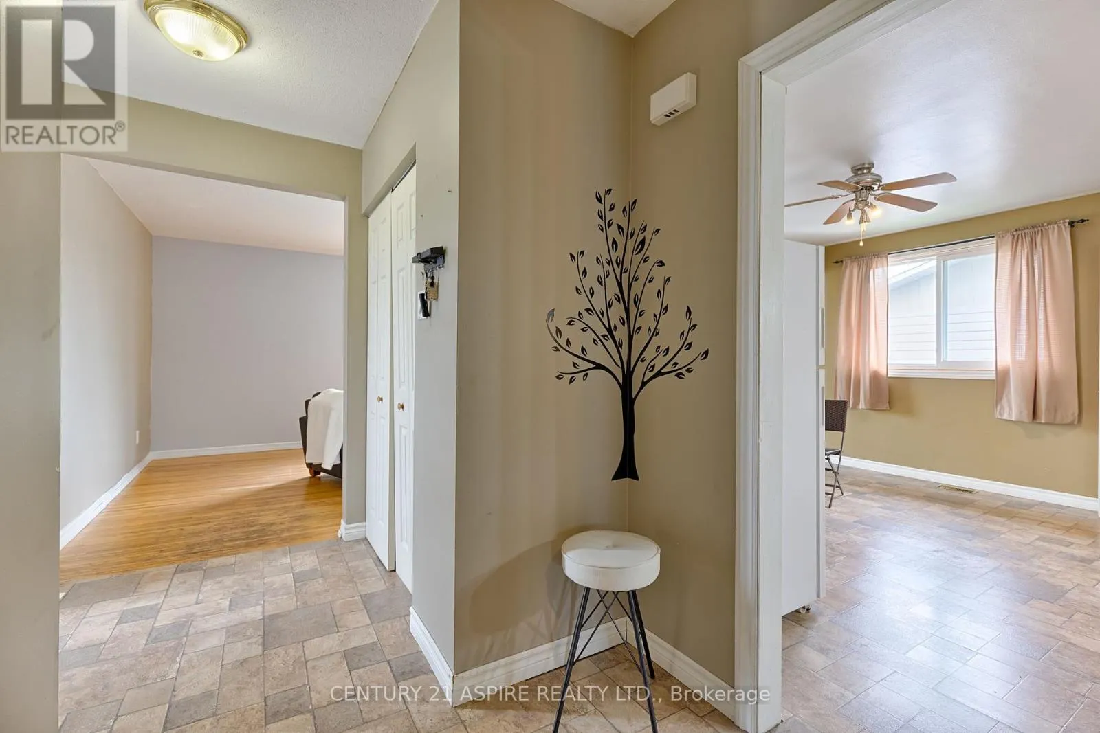 123 ELLIS AVENUE