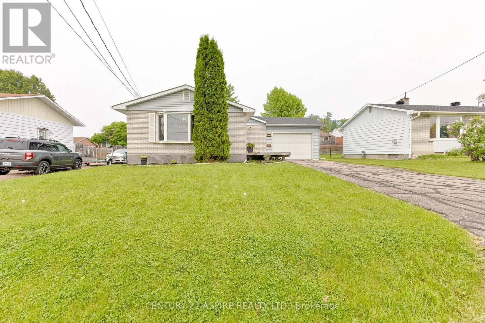 123 ELLIS AVENUE