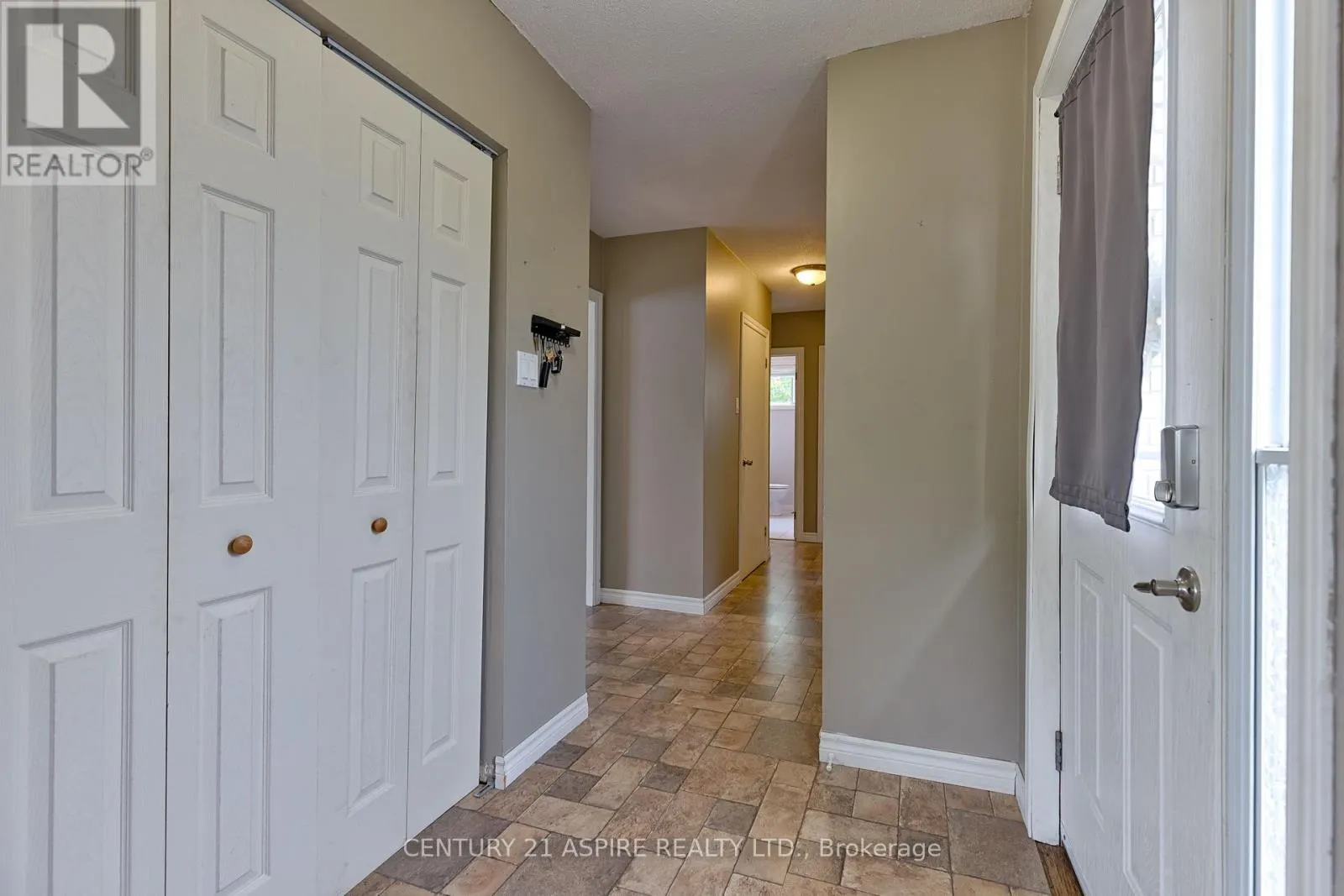 123 ELLIS AVENUE