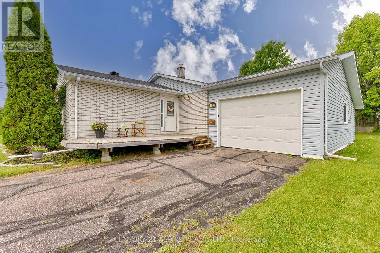 123 ELLIS AVENUE