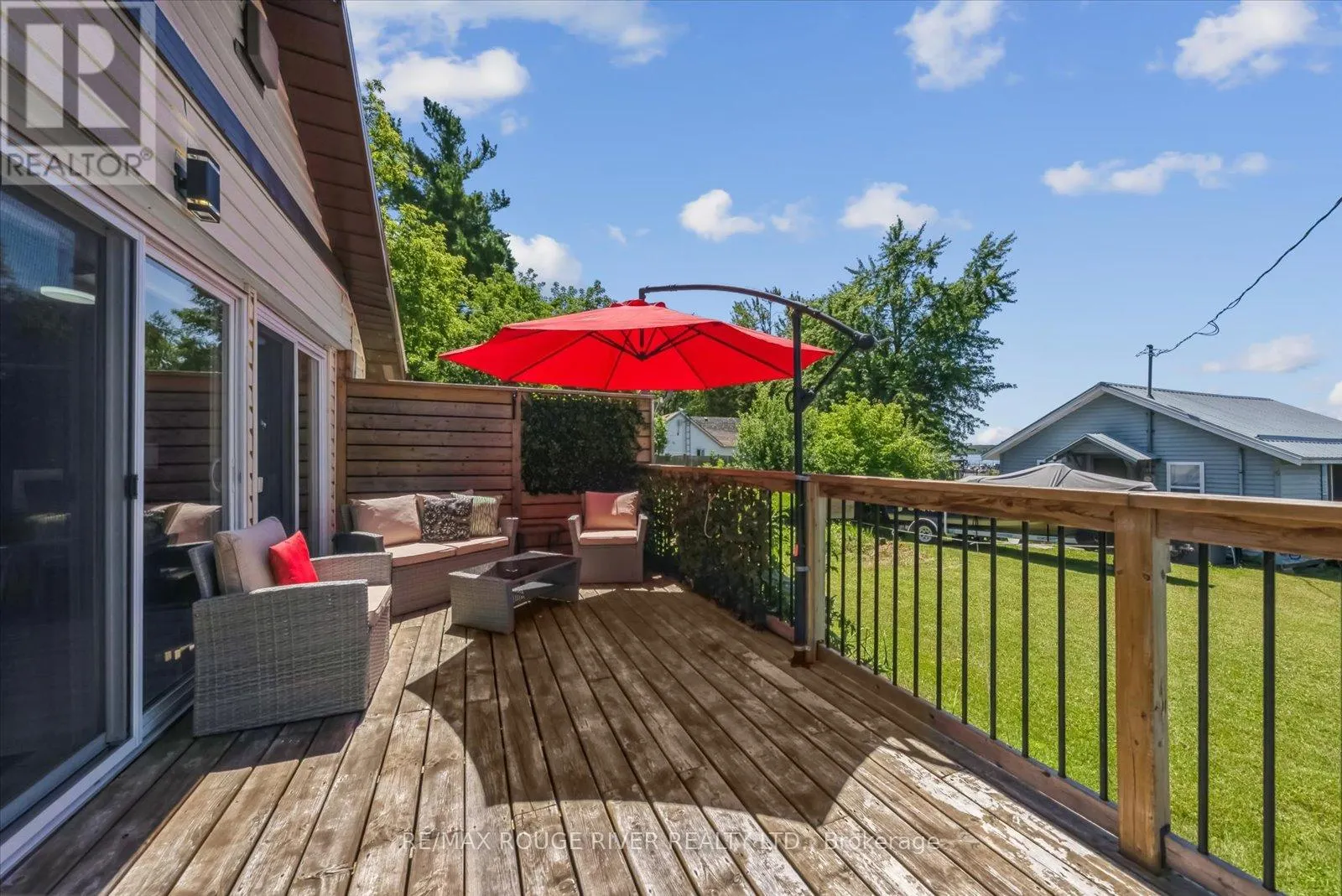 3 - 22 LAKE ROAD, #3