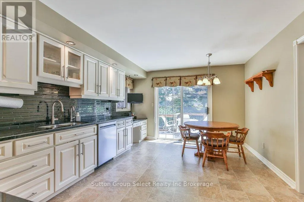 834 BERKSHIRE DRIVE