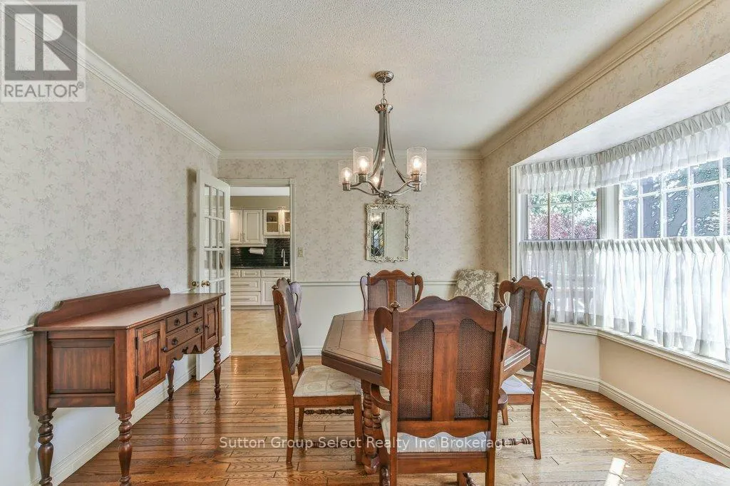 834 BERKSHIRE DRIVE