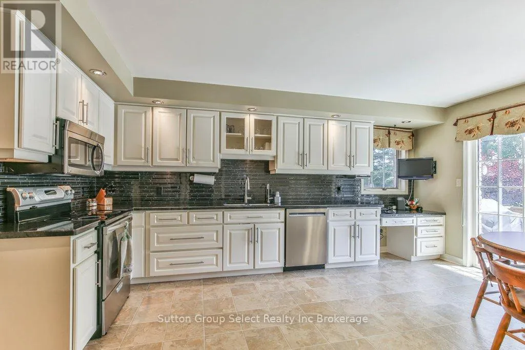 834 BERKSHIRE DRIVE