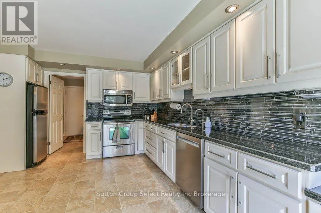 834 BERKSHIRE DRIVE