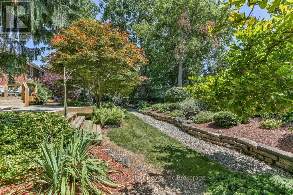 834 BERKSHIRE DRIVE