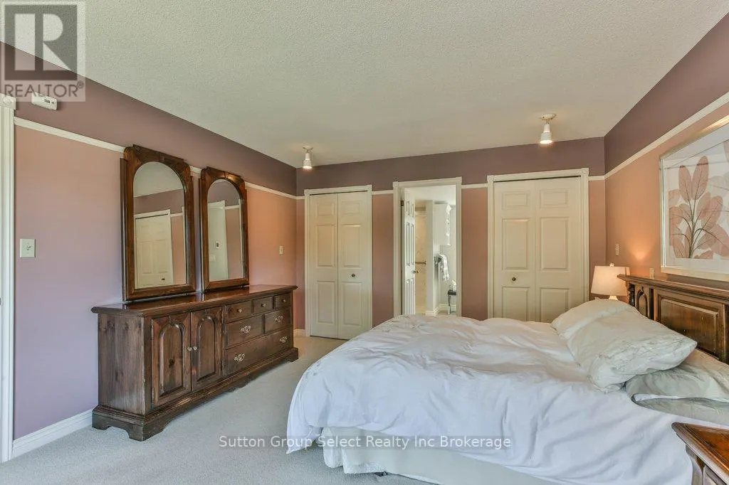 834 BERKSHIRE DRIVE