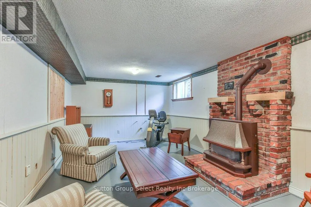 834 BERKSHIRE DRIVE