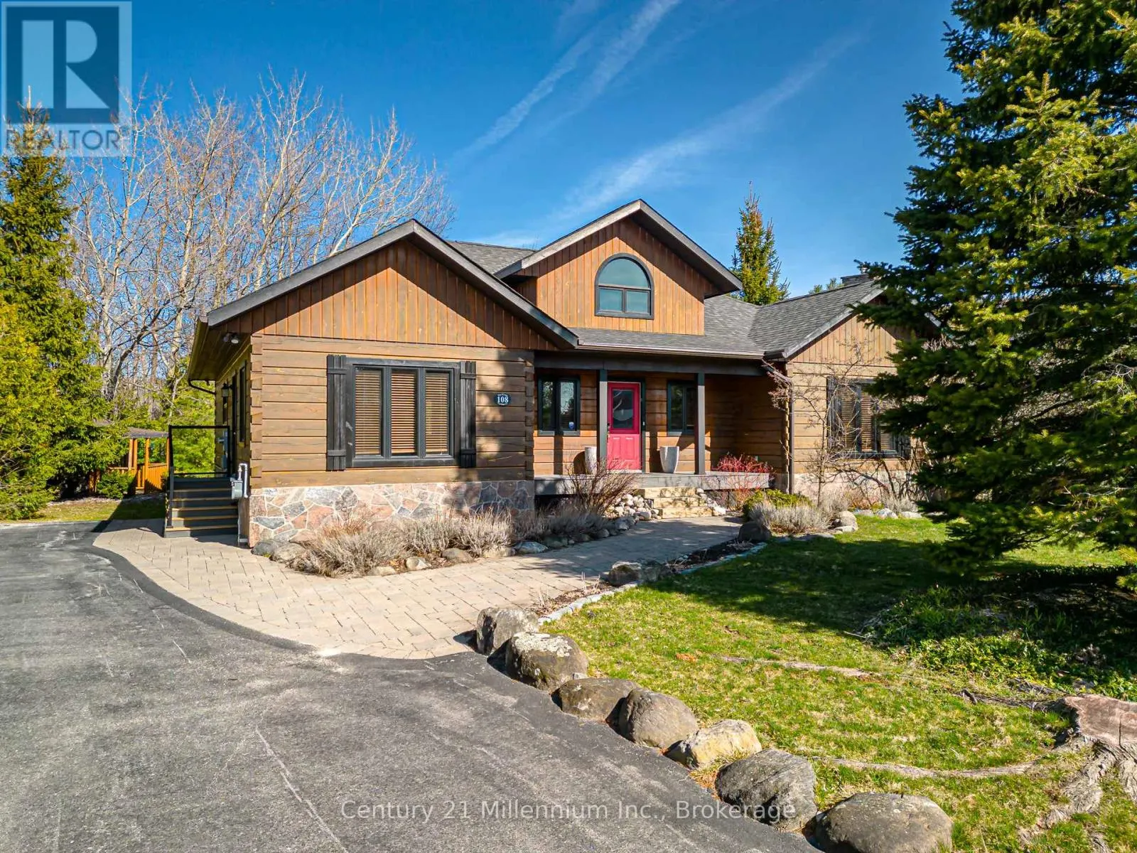 108 CORTINA CRESCENT