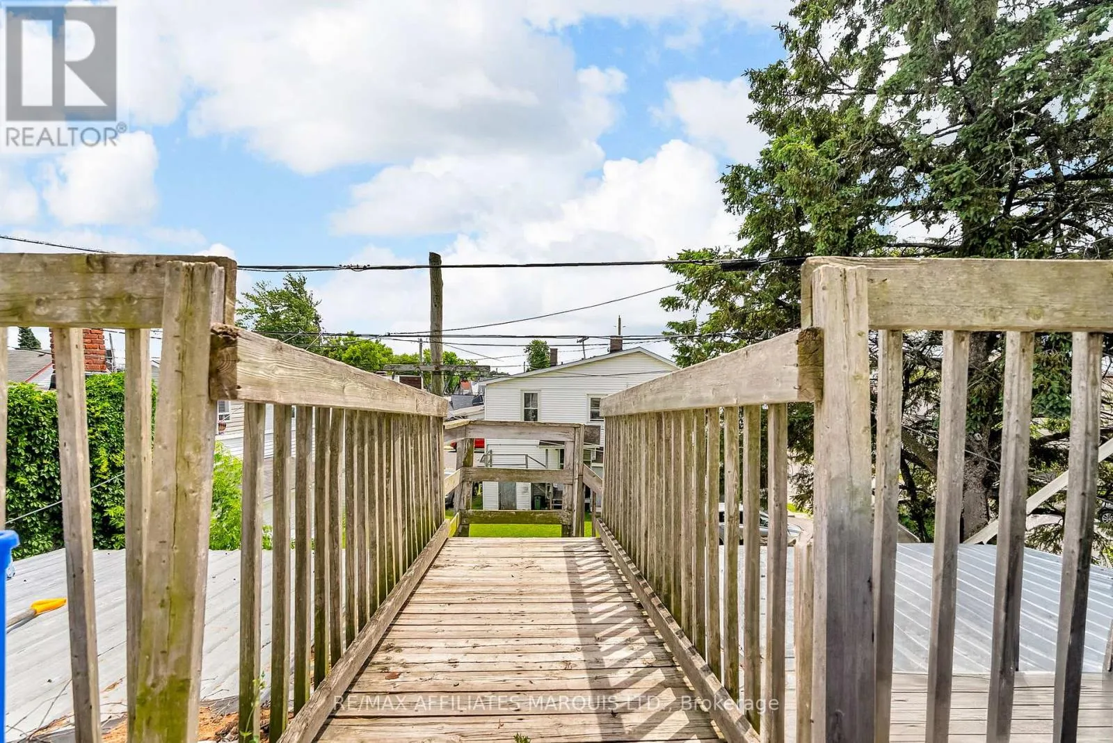111 MONTREAL ROAD