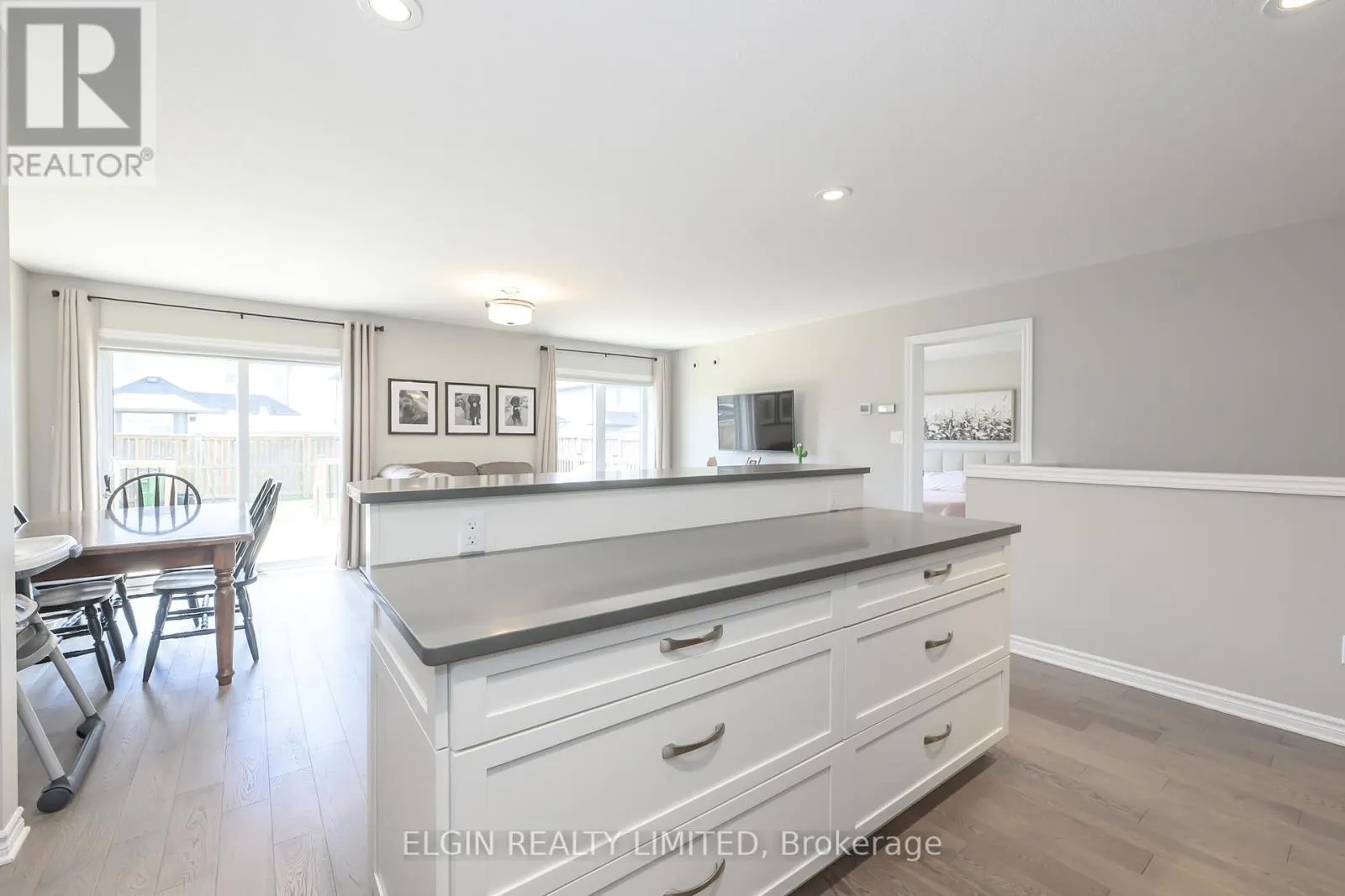 24 ASHBERRY PLACE