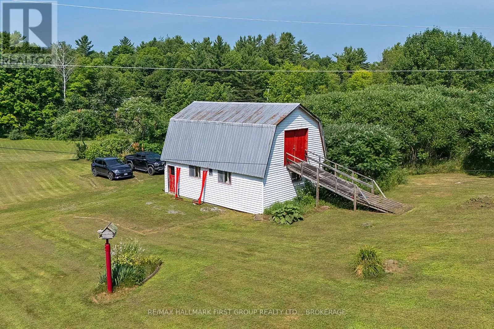 1086 MOON ROAD