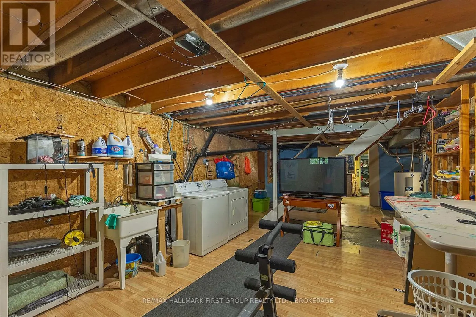 1086 MOON ROAD