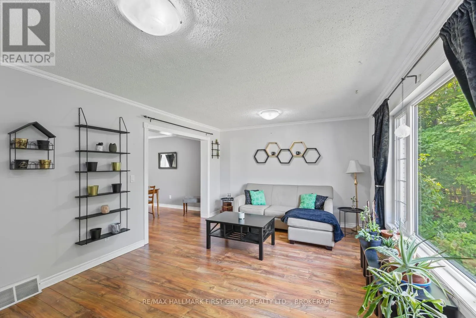 1086 MOON ROAD