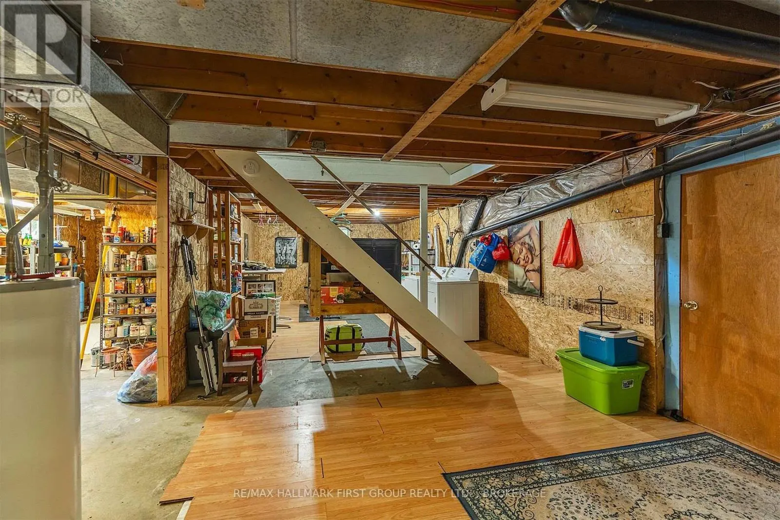 1086 MOON ROAD