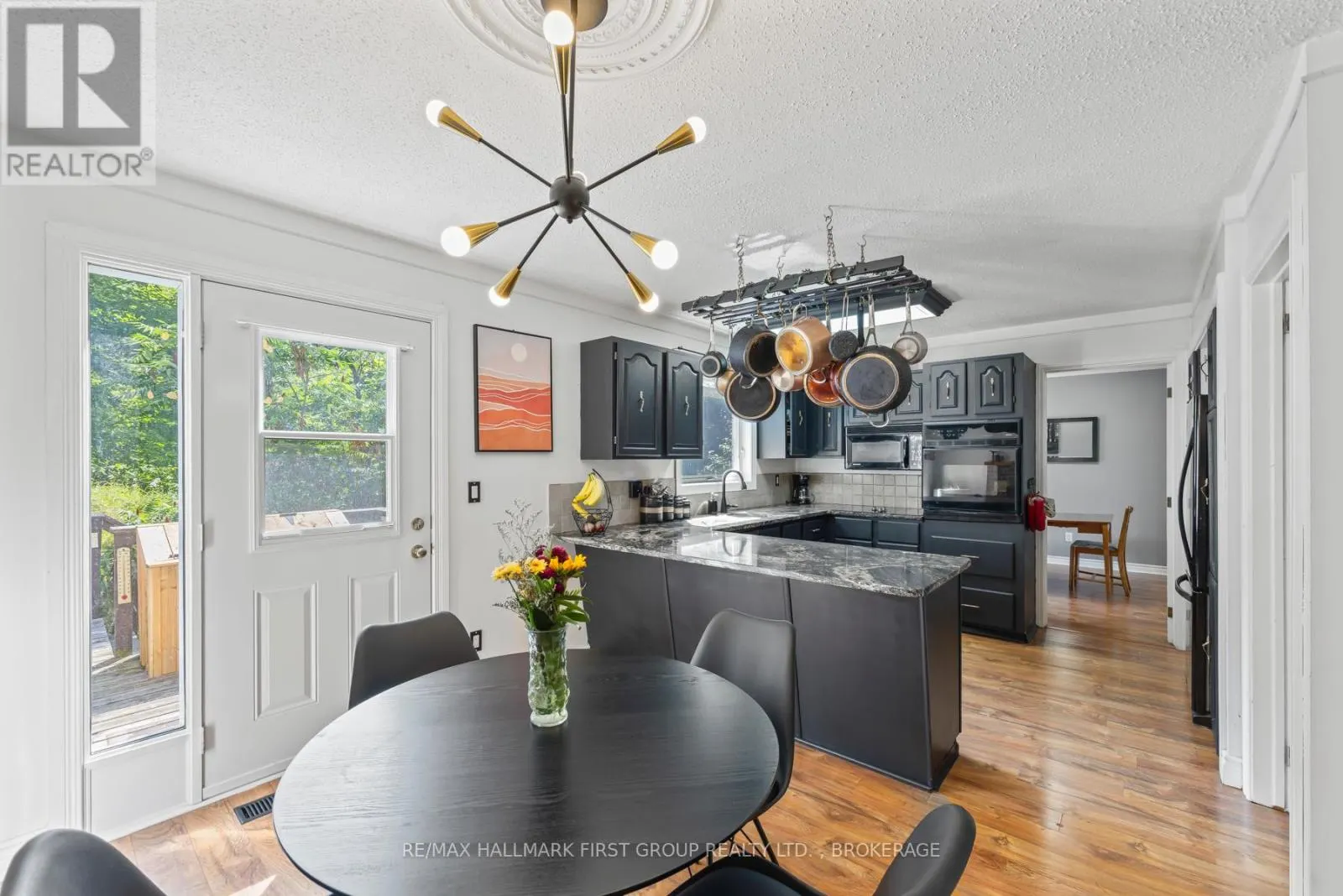 1086 MOON ROAD