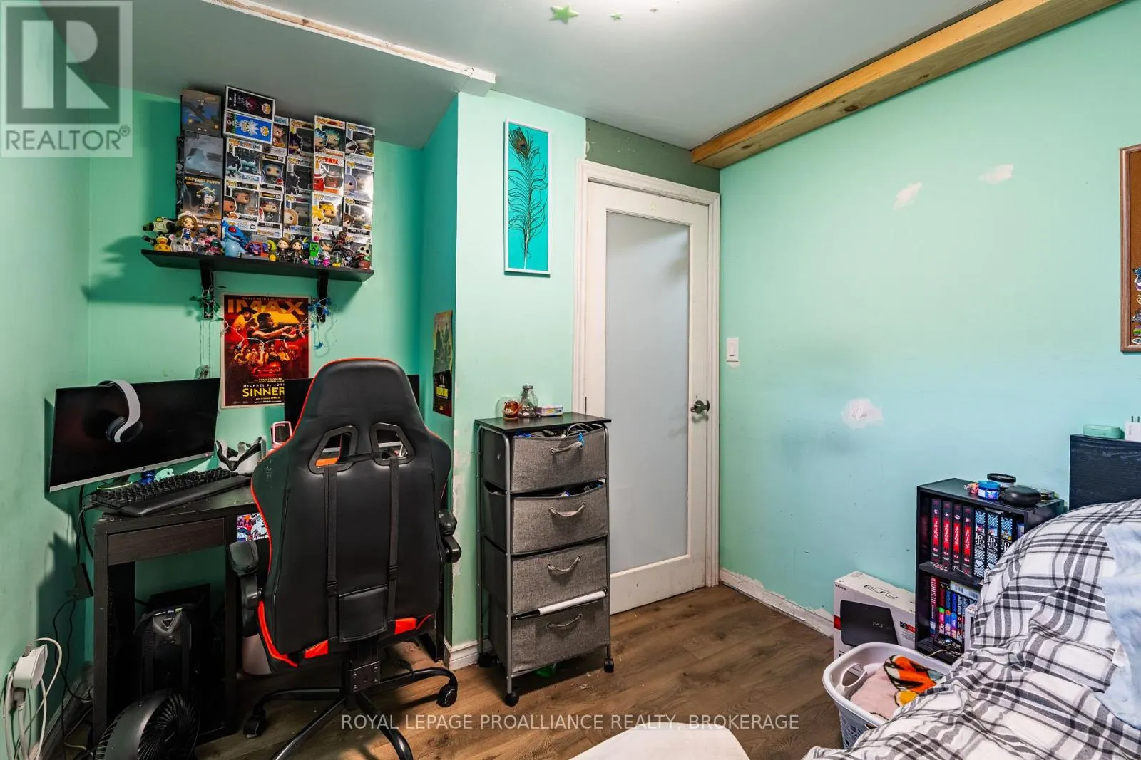 587 DAVIS DRIVE