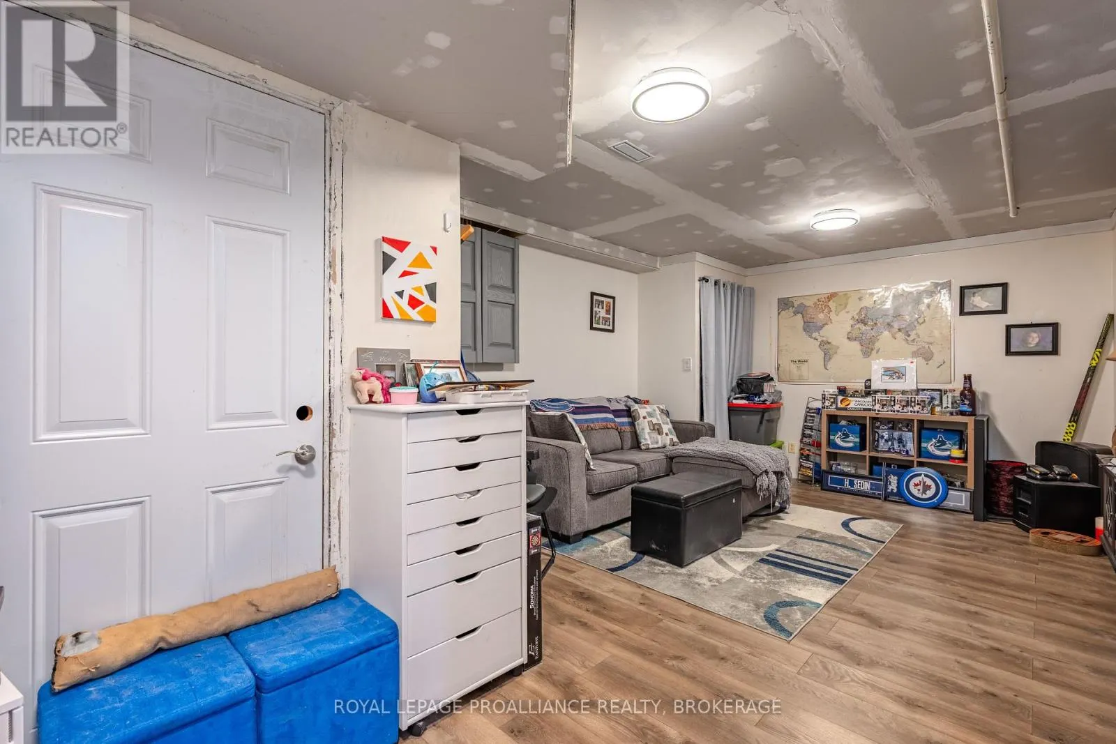 587 DAVIS DRIVE