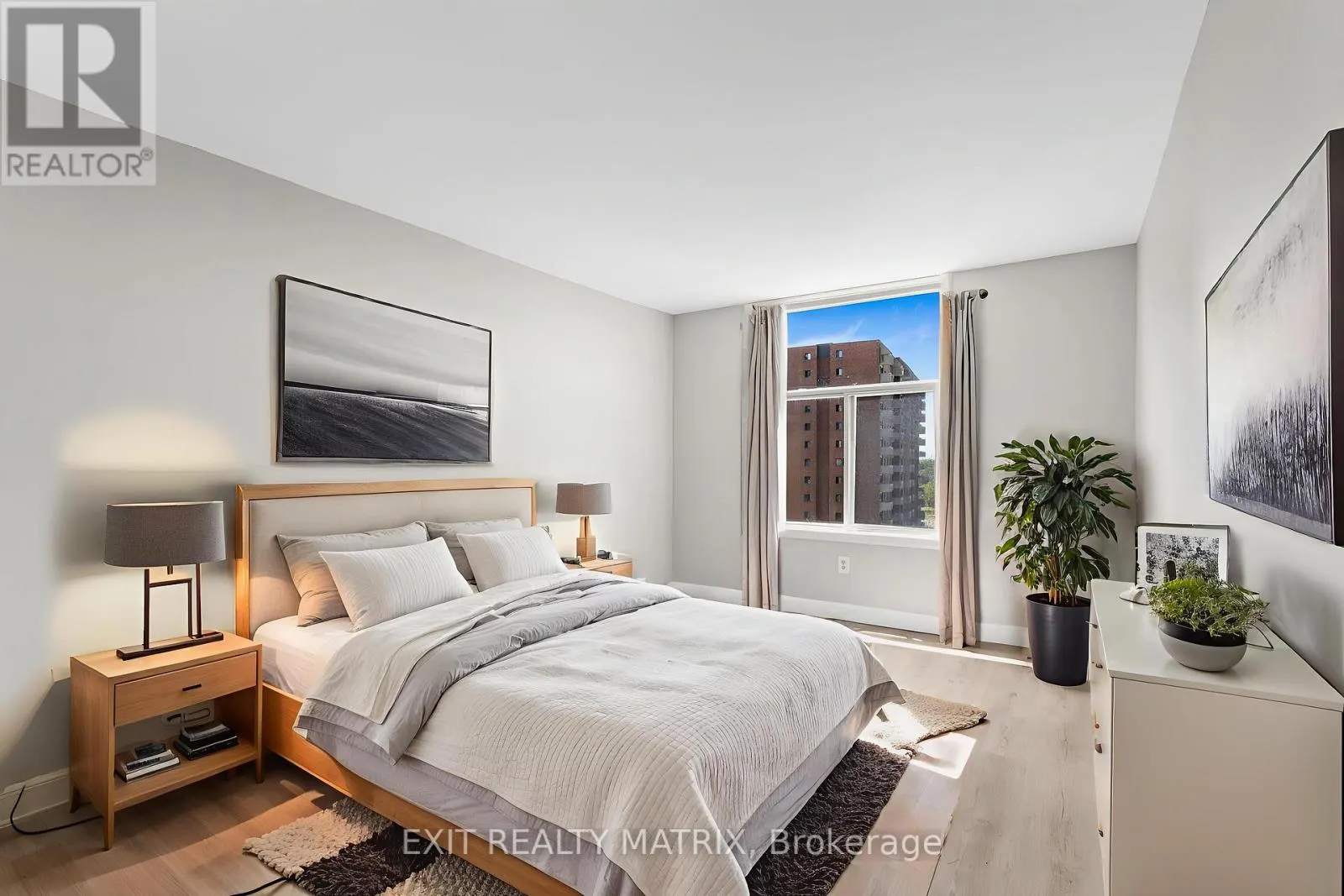 705 - 2759 CAROUSEL CRESCENT