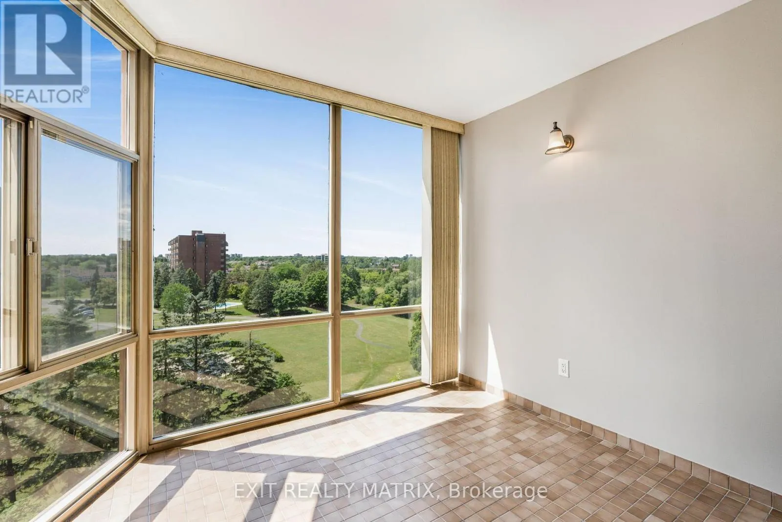 705 - 2759 CAROUSEL CRESCENT