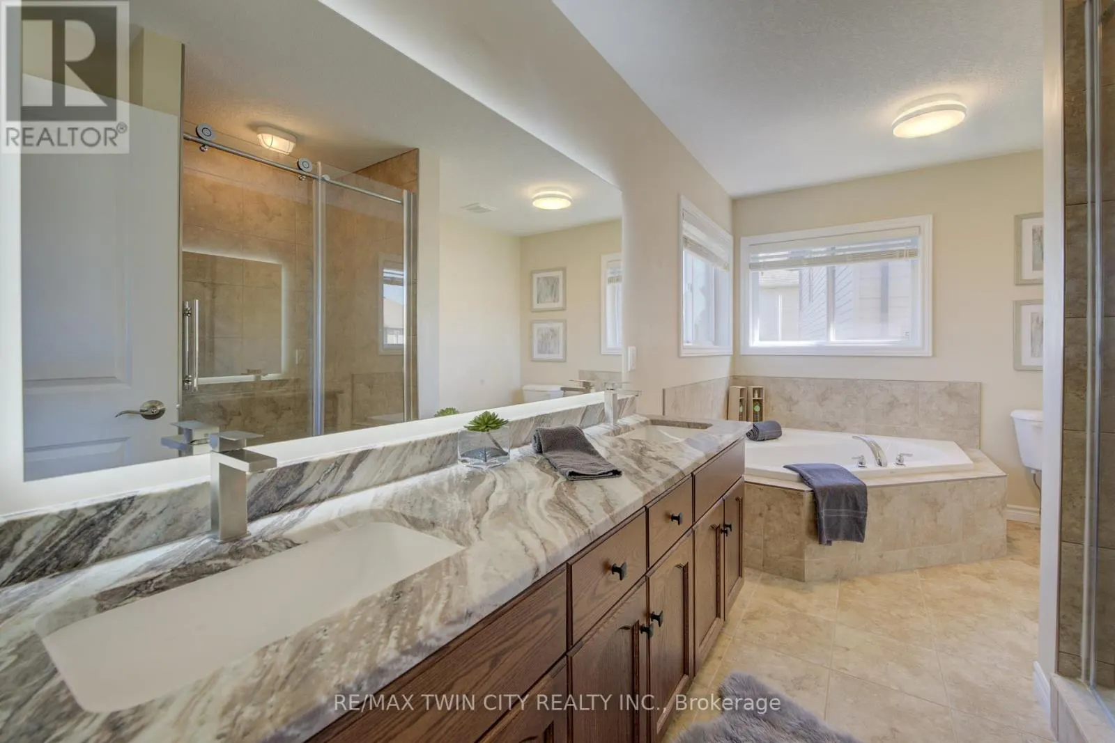 304 WESTPARK CRESCENT