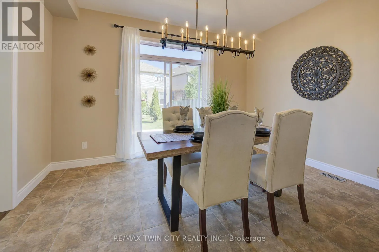 304 WESTPARK CRESCENT