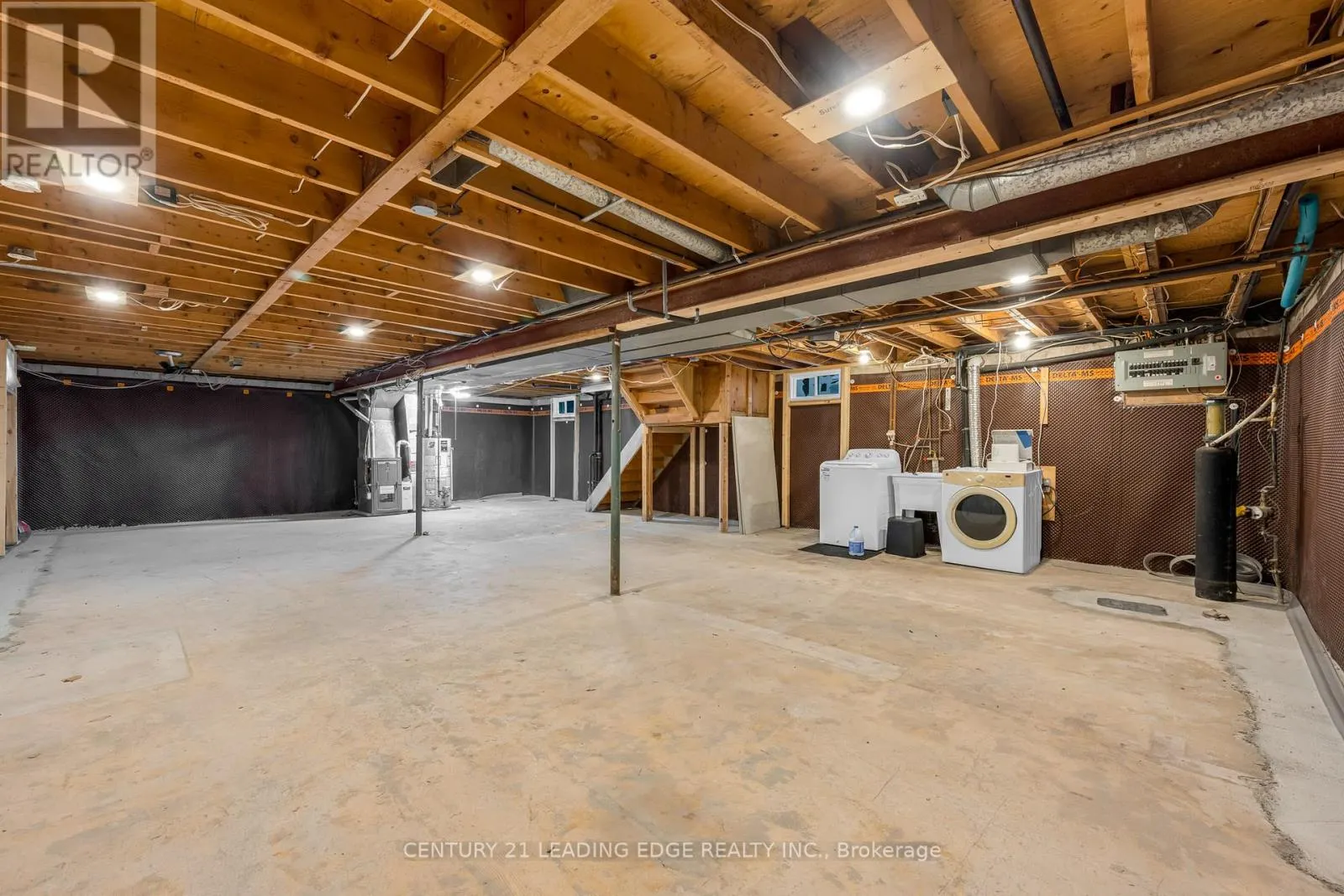 636 CRESCENT ROAD