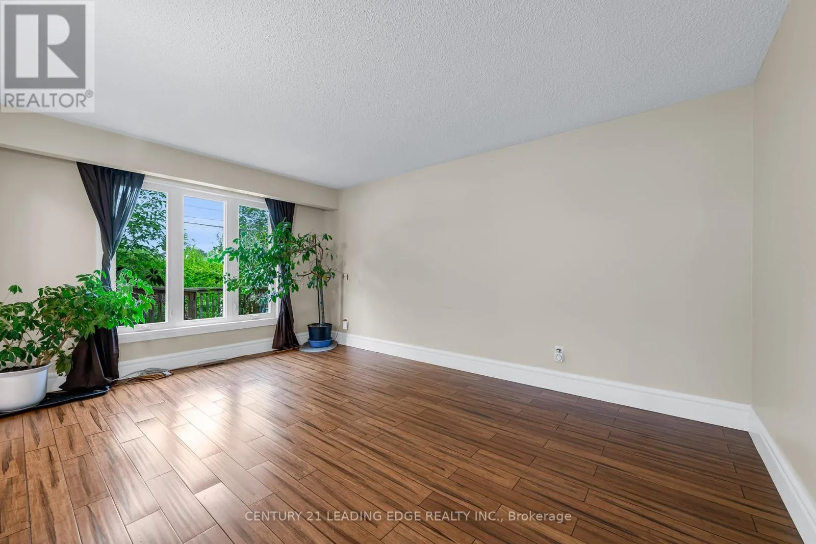 636 CRESCENT ROAD