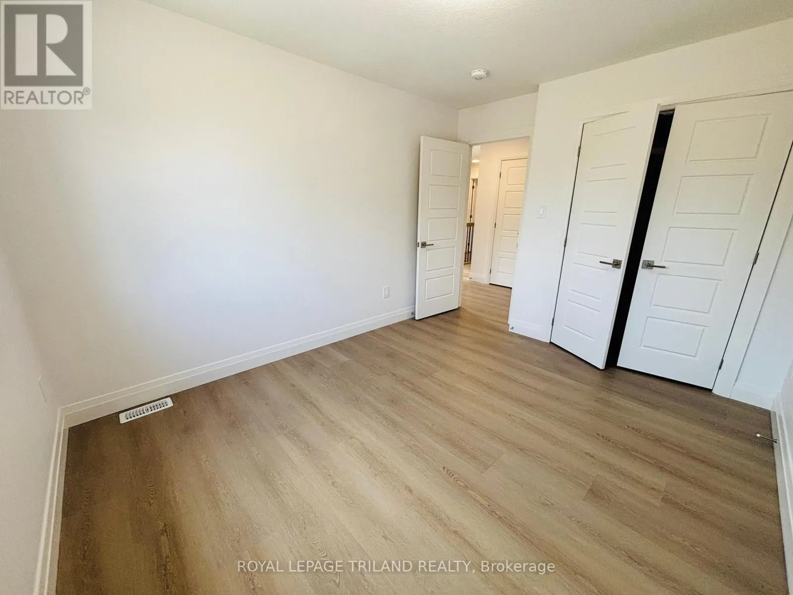 2 - 116 FAIRVIEW AVENUE, #2