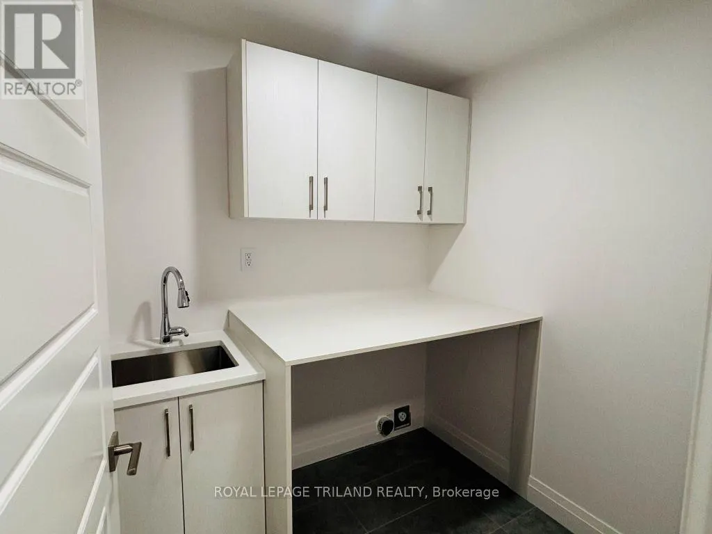 2 - 116 FAIRVIEW AVENUE, #2
