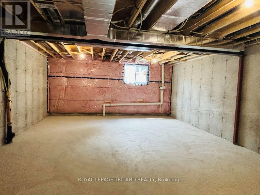 4 - 116 FAIRVIEW AVENUE, #4