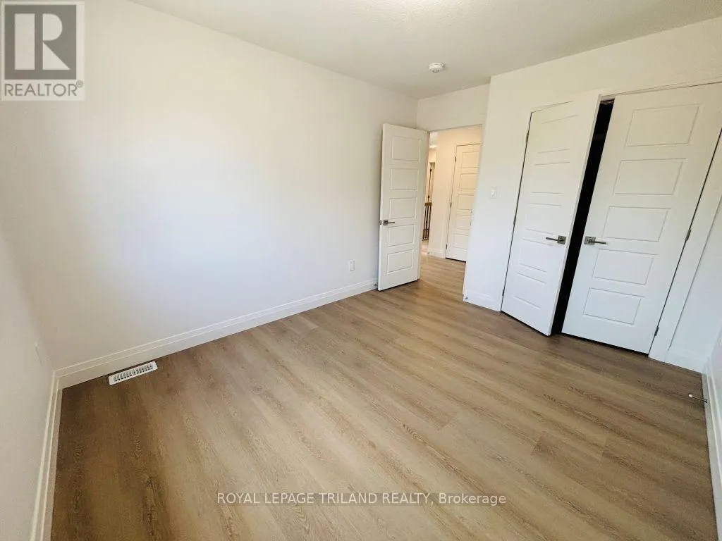 3 - 116 FAIRVIEW AVENUE, #3