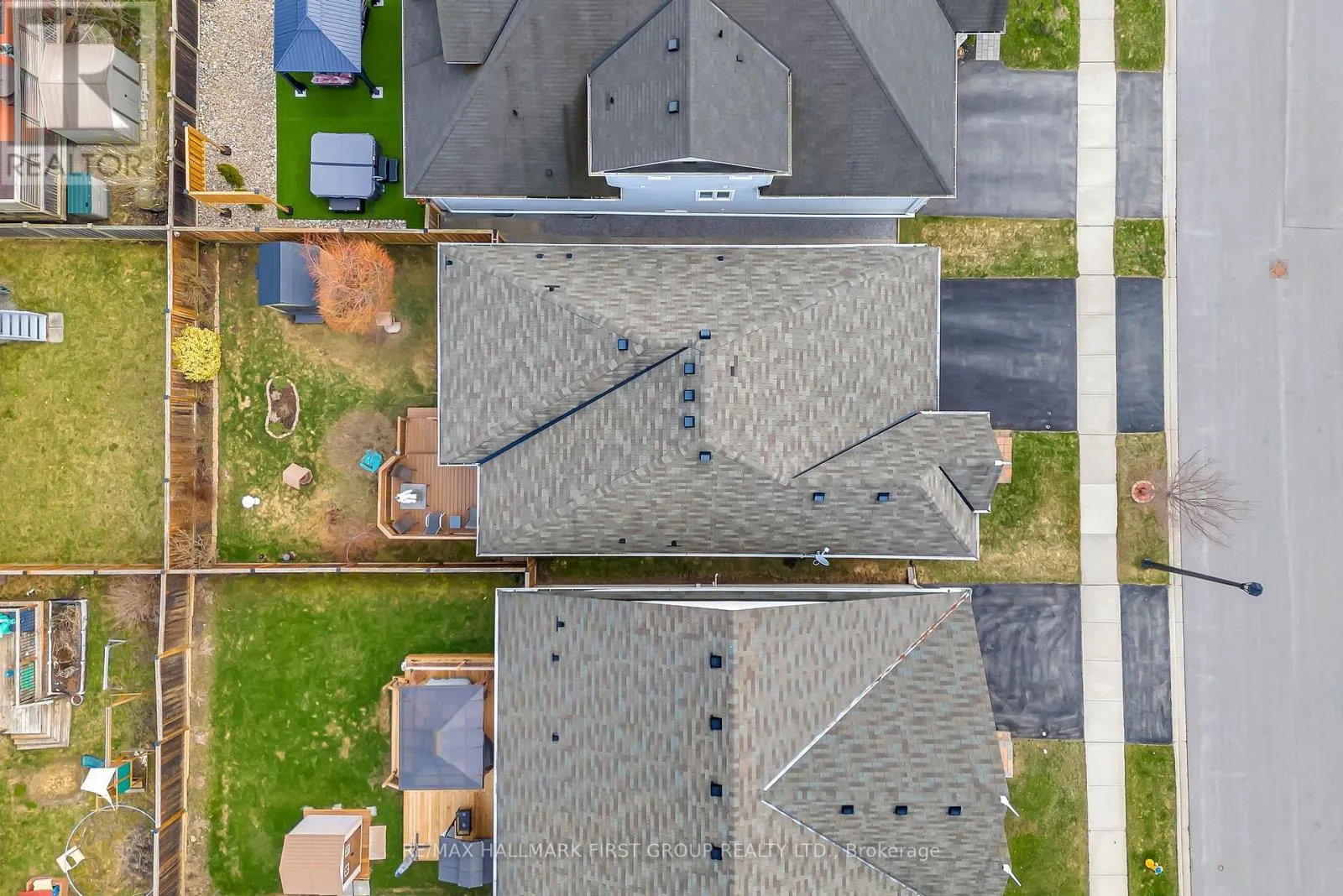 638 ROBINSON DRIVE