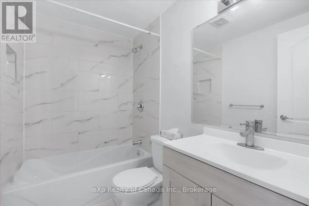 9 - 880 JAMES STREET, #9