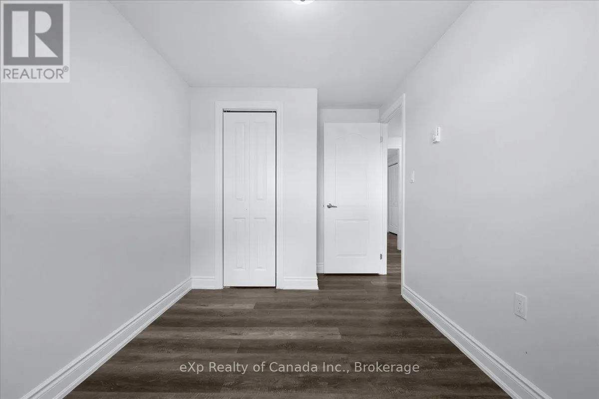 9 - 880 JAMES STREET, #9