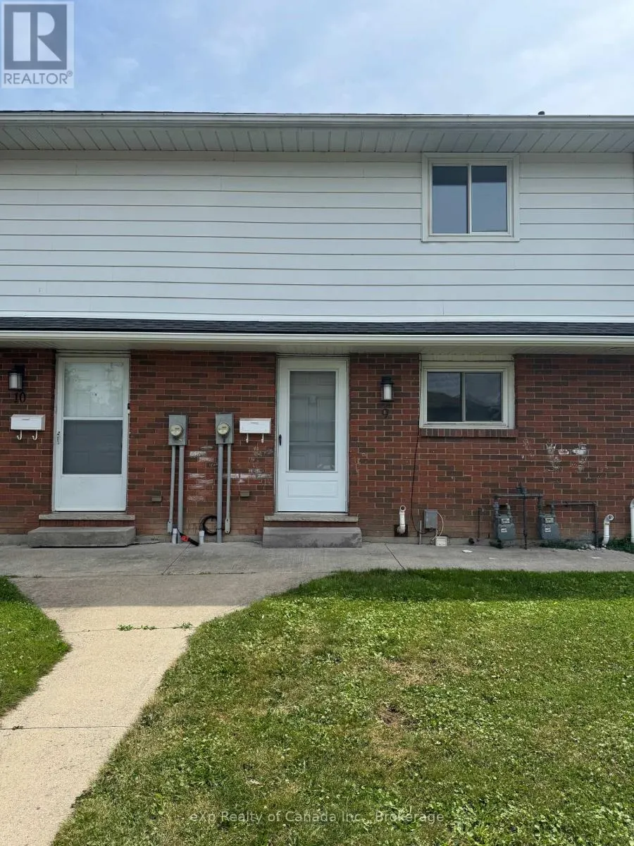 9 - 880 JAMES STREET, #9