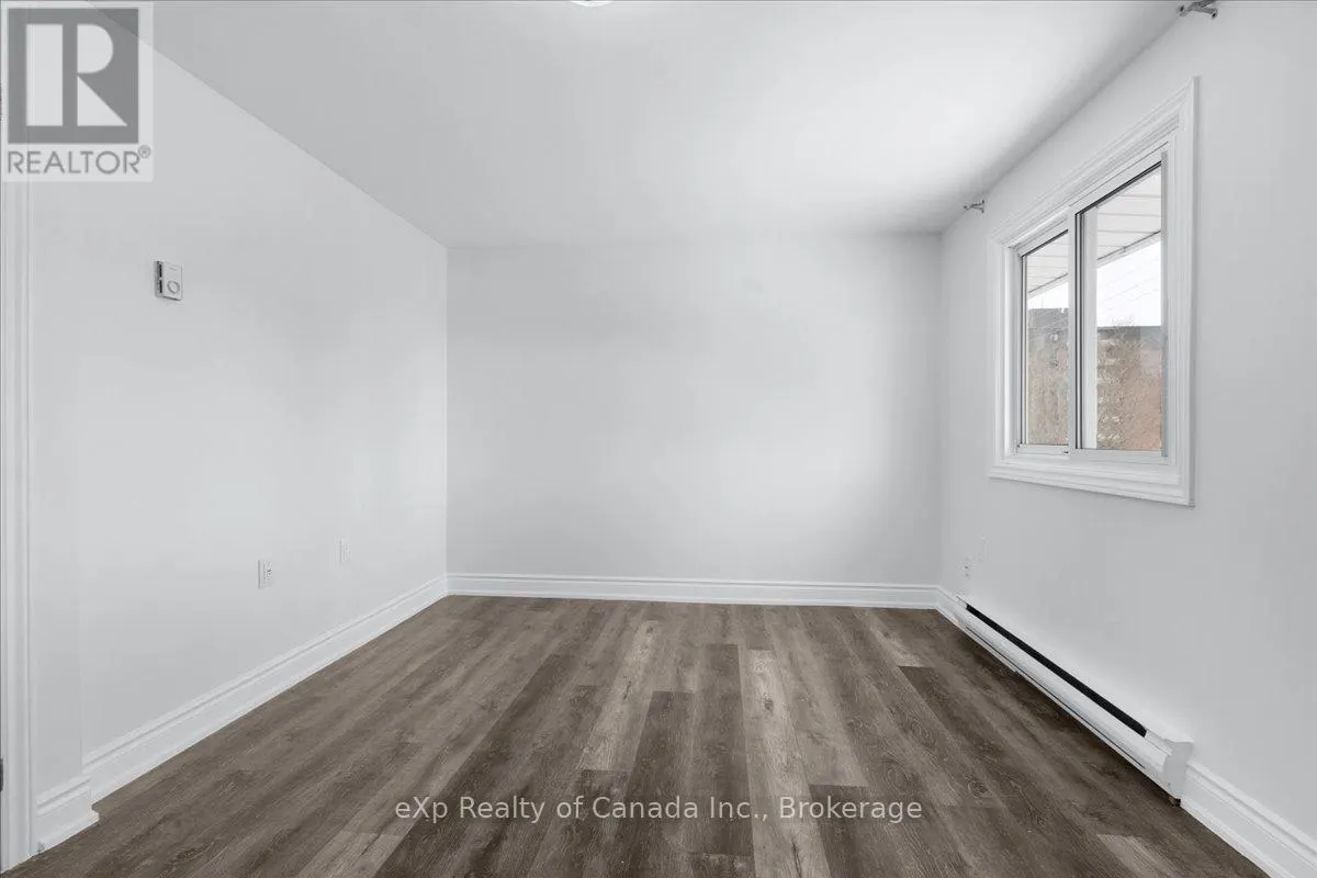 9 - 880 JAMES STREET, #9