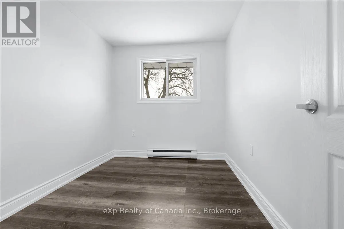 9 - 880 JAMES STREET, #9
