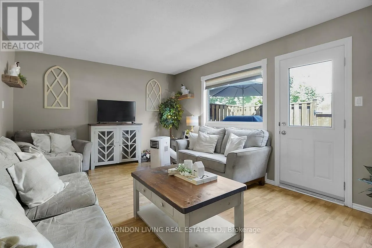 152 - 166 SOUTHDALE ROAD W, #152