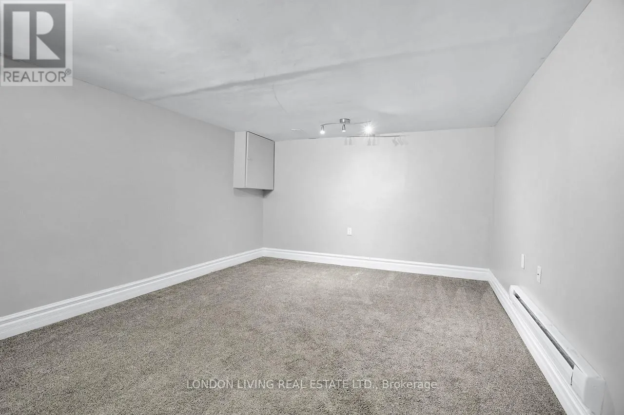 152 - 166 SOUTHDALE ROAD W, #152