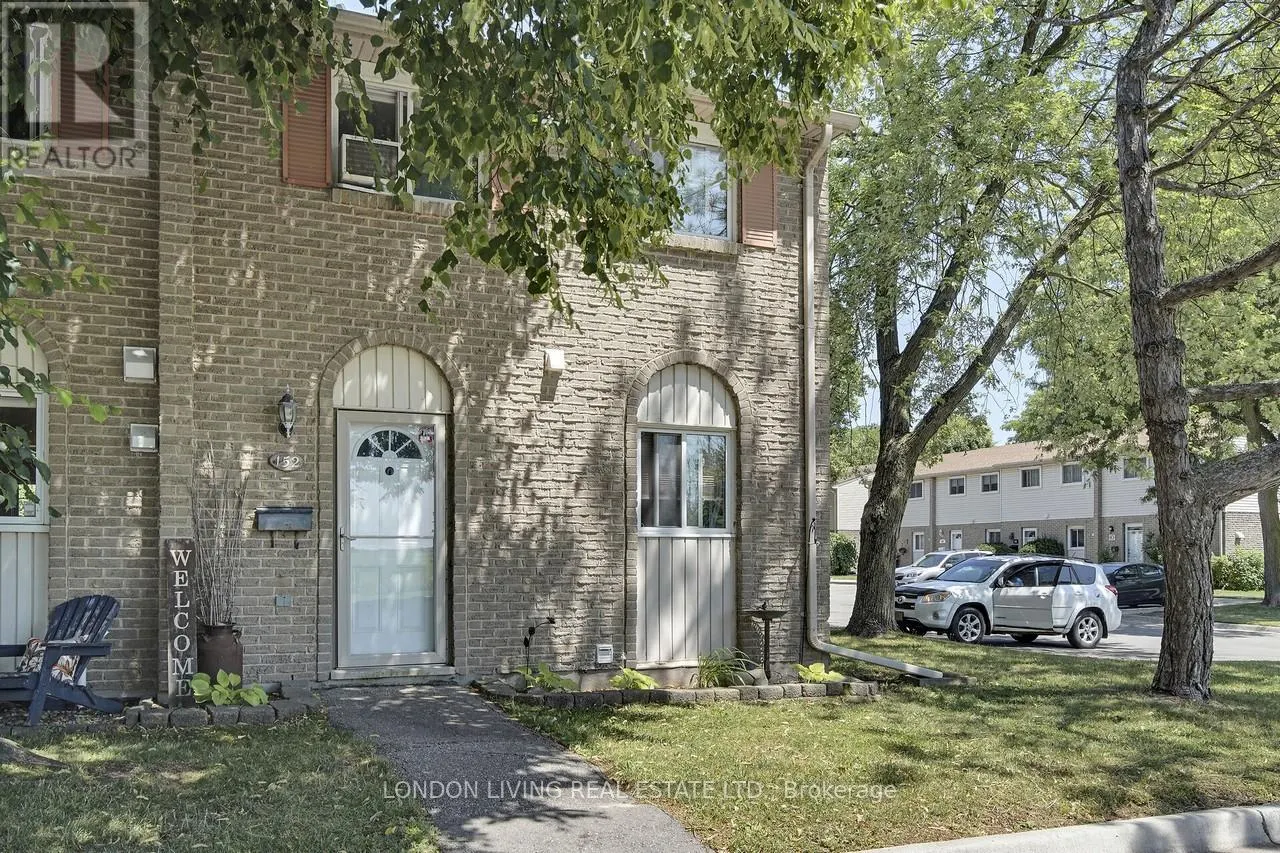 152 - 166 SOUTHDALE ROAD W, #152