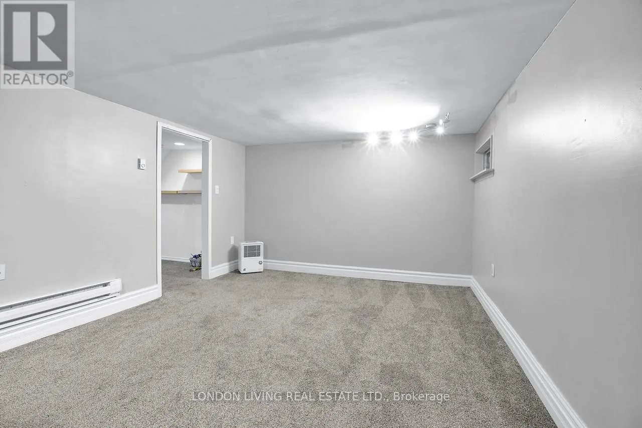 152 - 166 SOUTHDALE ROAD W, #152