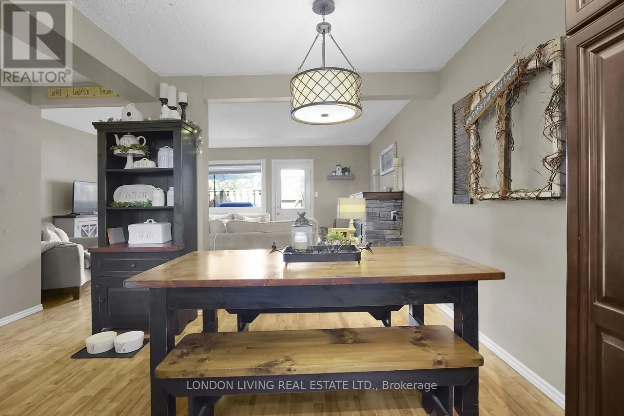 152 - 166 SOUTHDALE ROAD W, #152