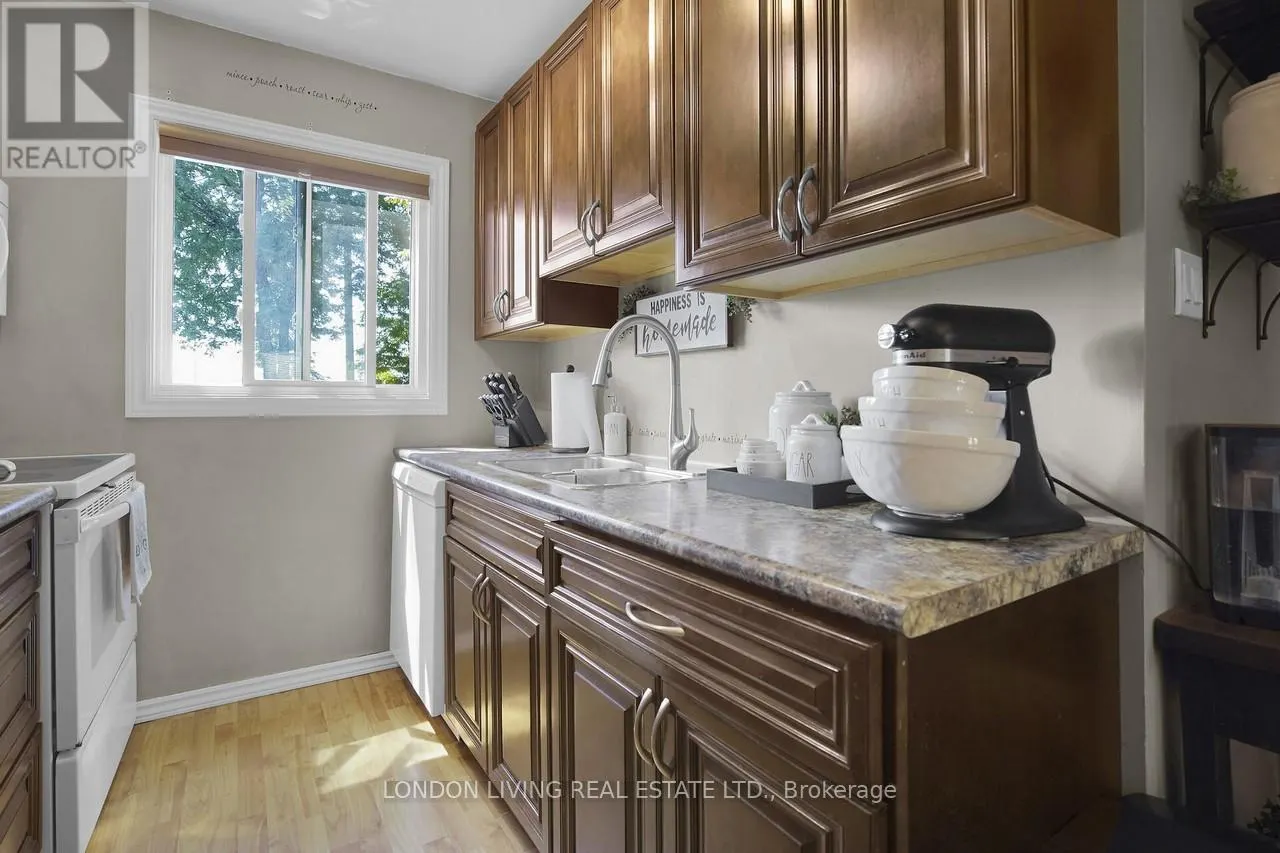 152 - 166 SOUTHDALE ROAD W, #152