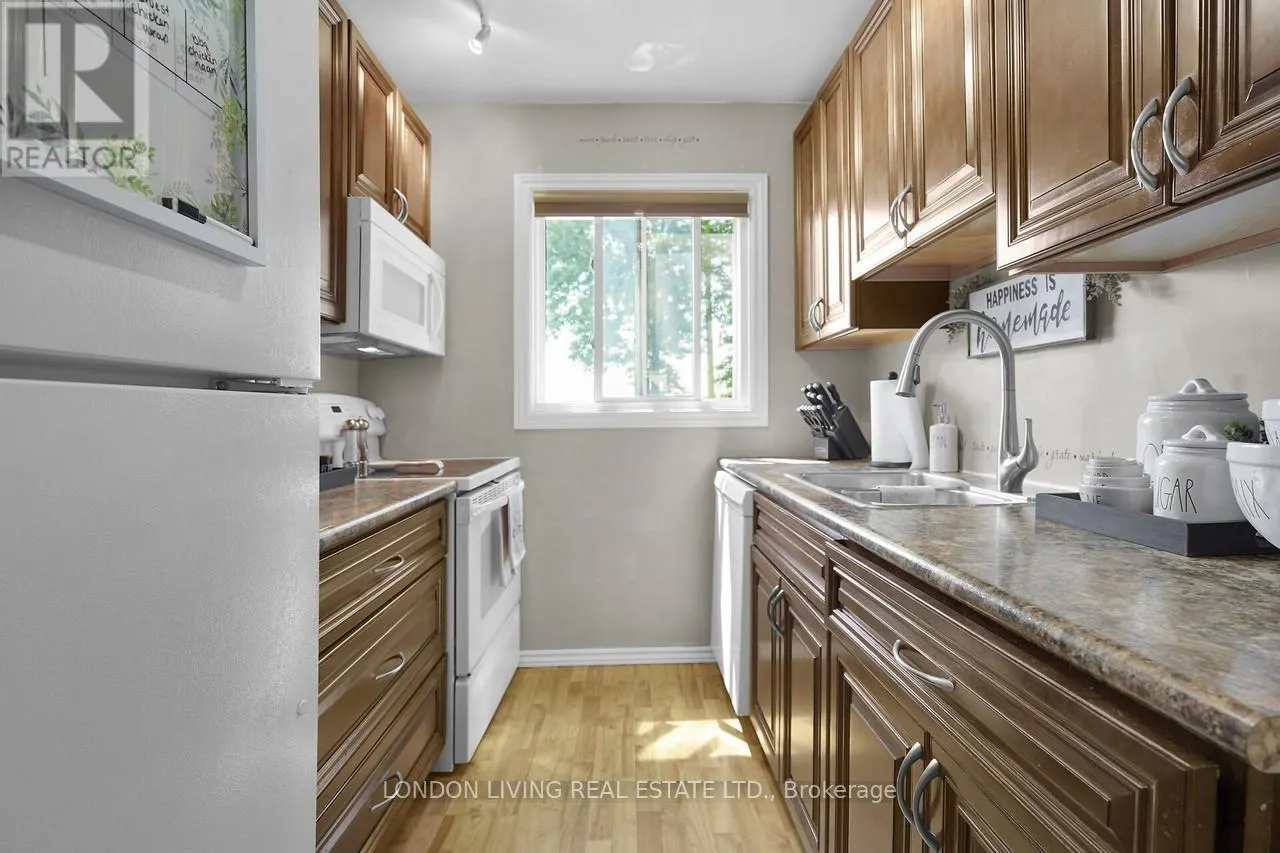 152 - 166 SOUTHDALE ROAD W, #152