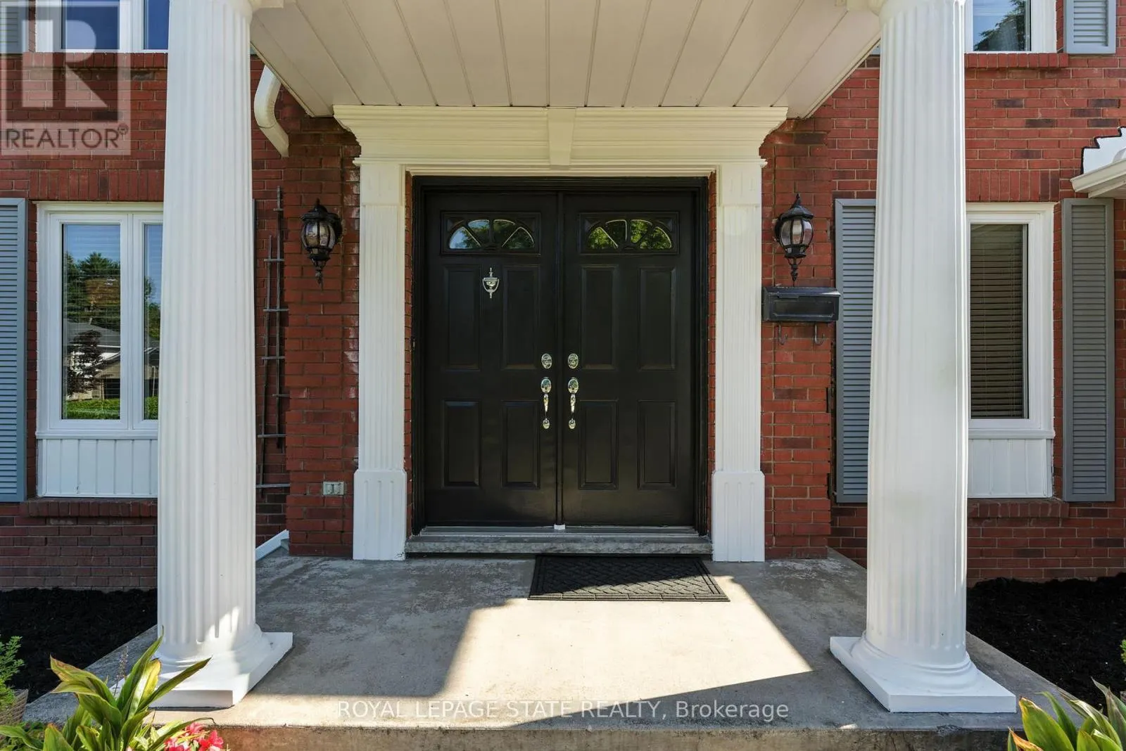 286 LLOYMINN AVENUE