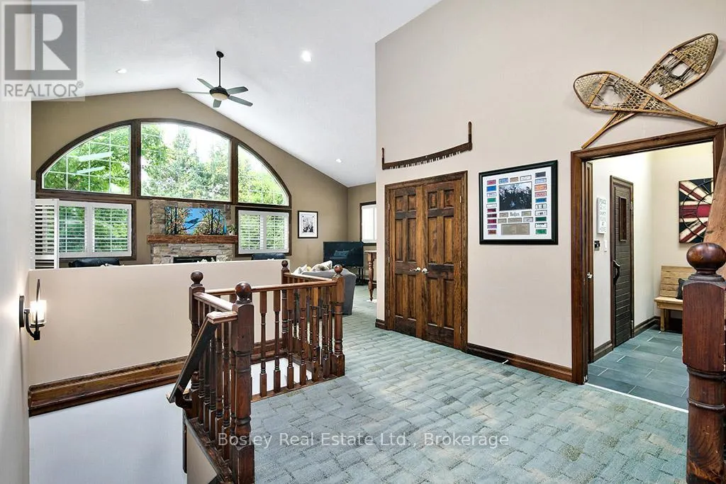 102 RIDGEVIEW DRIVE N