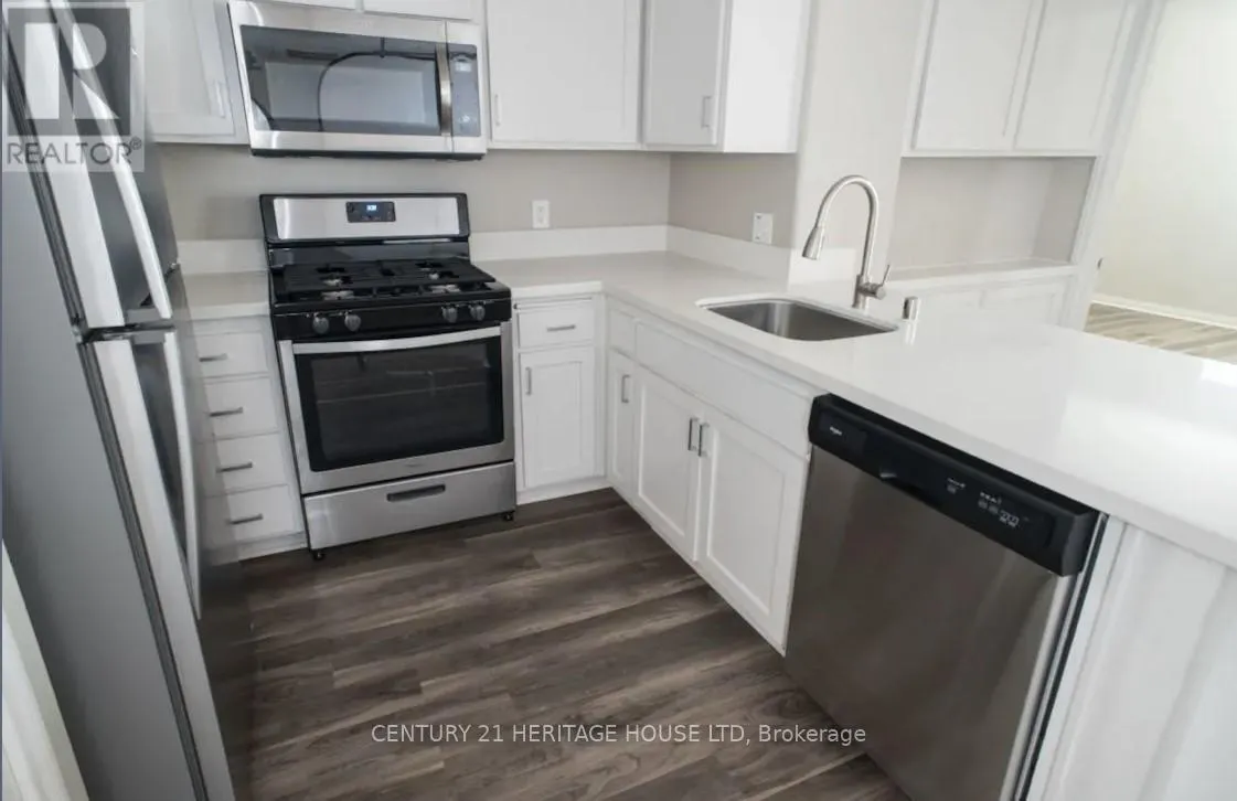 304 - 69 CURTIS STREET E, #304