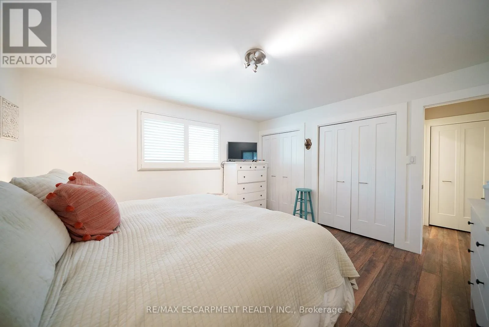 41 WESTBRIER KNOLL